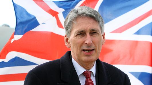 101721461-Philip_Hammond_530x298